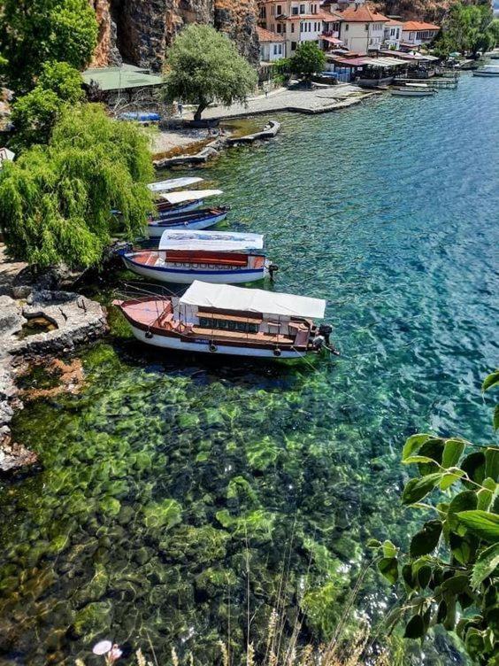 Villa Lakeview Paradise Пештани Экстерьер фото